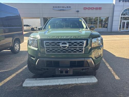 2022 Nissan Frontier SV