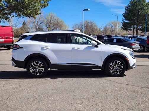 2025 Kia Sportage EX