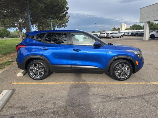Neptune Blue 2024 Kia Seltos LX