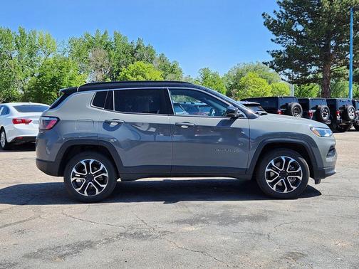 Sting Gray Clearcoat 2024 Jeep Compass Limited