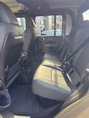 41 2025 Jeep Gladiator Mojave