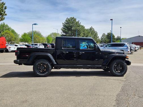 Black Clearcoat 2026 Jeep Gladiator Sport