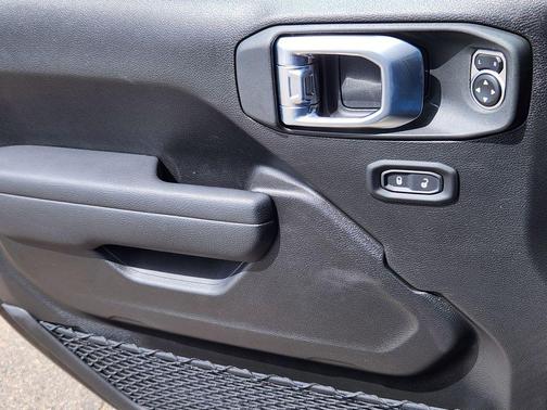 Black Clearcoat 2026 Jeep Gladiator Sport