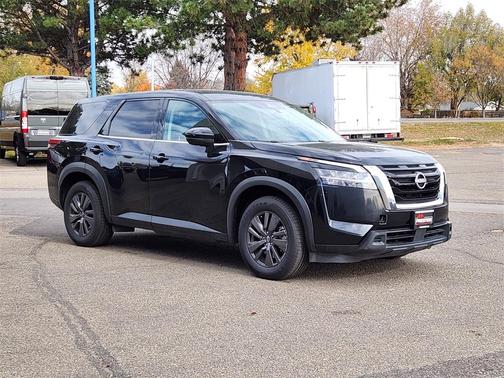 2022 Nissan Pathfinder S