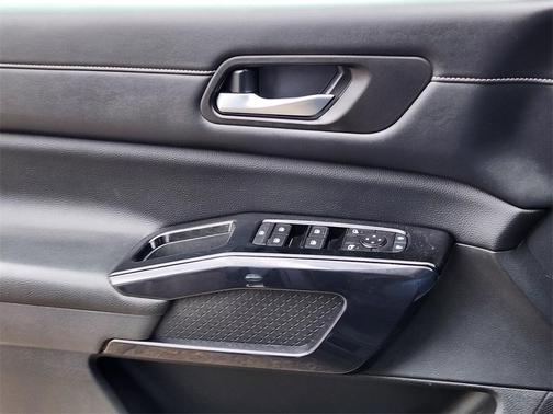 2022 Nissan Pathfinder S