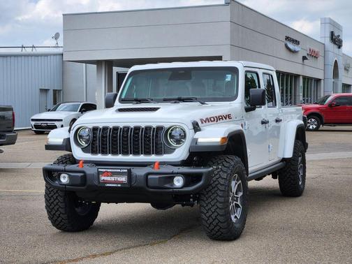 Bright White Clearcoat 2026 Jeep Gladiator Mojave