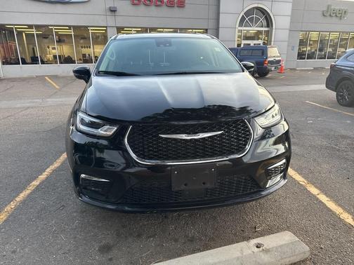 2024 Chrysler Pacifica Touring-L