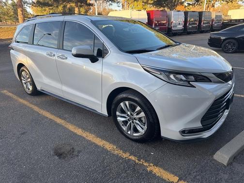 2025 Toyota Sienna Limited