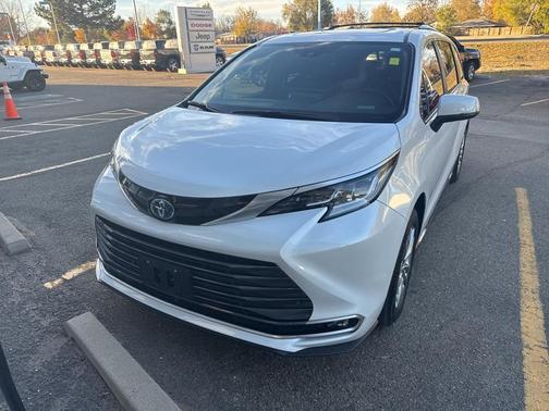 2025 Toyota Sienna Limited