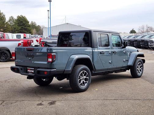 2026 Jeep Gladiator Sport