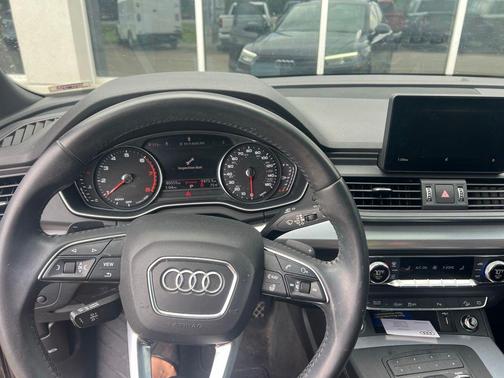 Moonlight Blue Metallic 2020 Audi Q5 45 Titanium Premium
