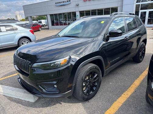 2023 Jeep Cherokee Altitude Lux