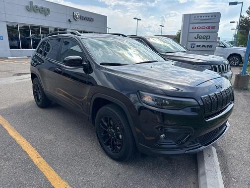 2023 Jeep Cherokee Altitude Lux