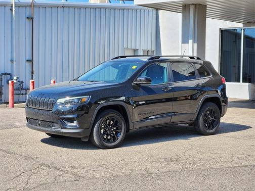 2023 Jeep Cherokee Altitude Lux