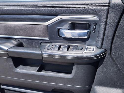 Billet Silver Metallic Clearcoat 2024 RAM 2500 Laramie
