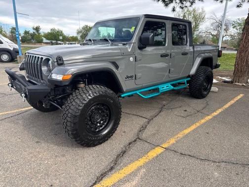 Sting Gray Clearcoat 2021 Jeep Gladiator Sport