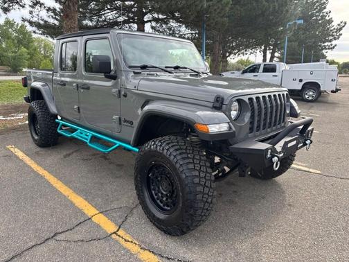 Sting Gray Clearcoat 2021 Jeep Gladiator Sport