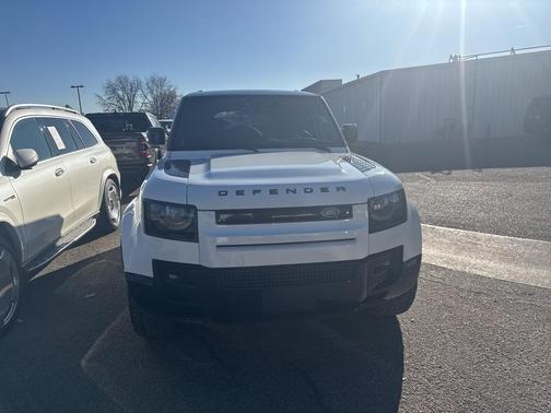 2025 Land Rover Defender P400 X-Dynamic SE