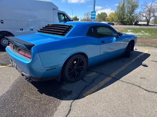 B5 Blue Pearlcoat 2016 Dodge Challenger R/T