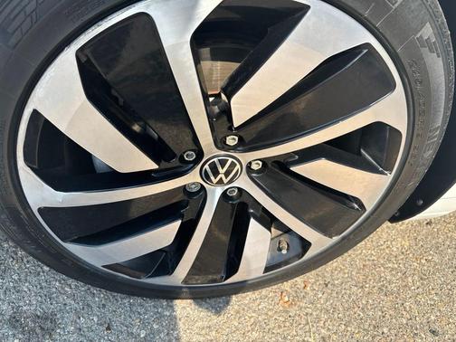 Oryx White Pearl Effect 2022 Volkswagen Arteon 2.0T SEL R-Line
