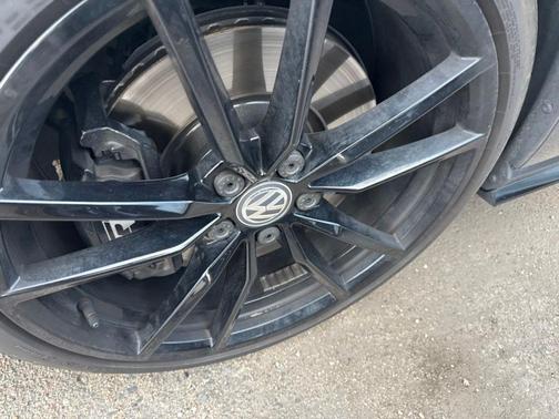 Indium Gray Metallic 2019 Volkswagen Golf R 2.0T w/DCC & Navigation