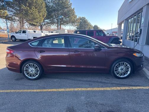 2016 Ford Fusion SE