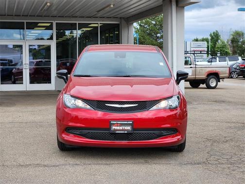 2025 Chrysler Pacifica Select