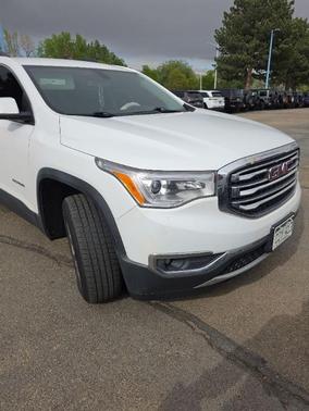 Summit White 2018 GMC Acadia SLE-2