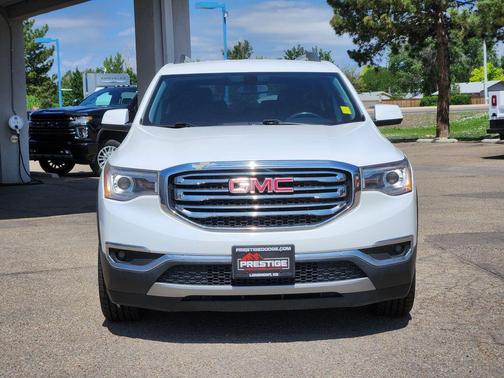 Summit White 2018 GMC Acadia SLE-2
