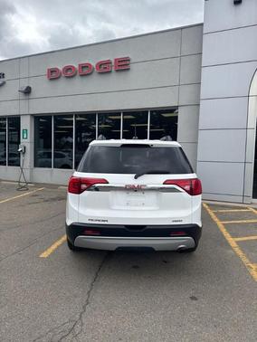 Summit White 2018 GMC Acadia SLE-2