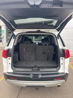 Summit White 2018 GMC Acadia SLE-2
