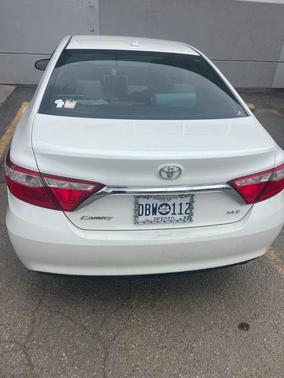 Blizzard Pearl 2016 Toyota Camry XLE