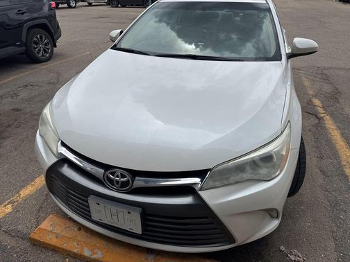 Blizzard Pearl 2016 Toyota Camry XLE