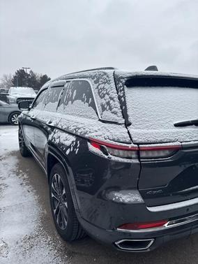 2022 Jeep Grand Cherokee Overland