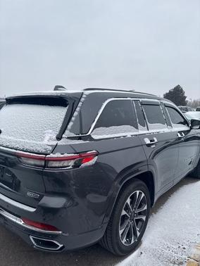 2022 Jeep Grand Cherokee Overland