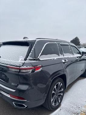 2022 Jeep Grand Cherokee Overland