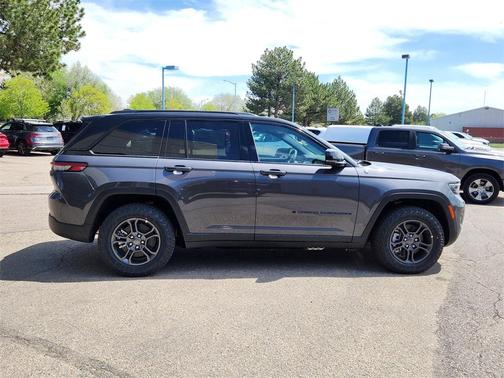 2025 Jeep Grand Cherokee 4xe Trailhawk