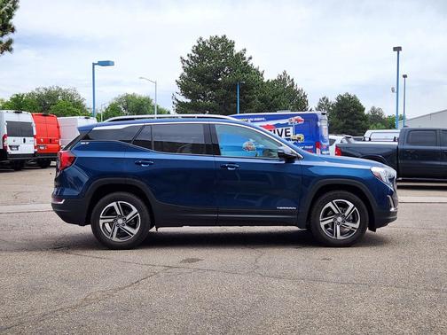 Blue Emerald Metallic 2020 GMC Terrain SLT