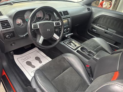 2009 Dodge Challenger SRT8