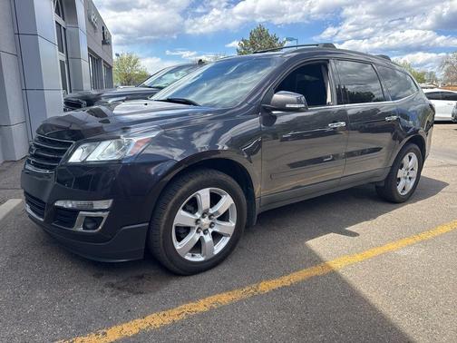 Tungsten Metallic 2016 Chevrolet Traverse 1LT