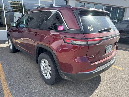Velvet Red Pearlcoat 2023 Jeep Grand Cherokee Laredo