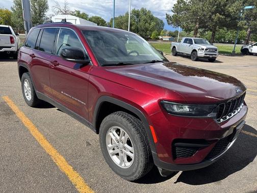 Velvet Red Pearlcoat 2023 Jeep Grand Cherokee Laredo