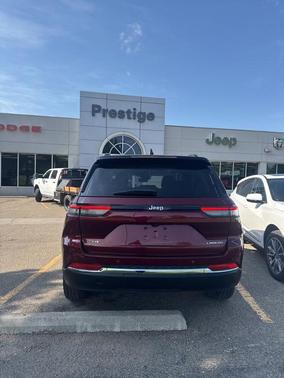 Velvet Red Pearlcoat 2023 Jeep Grand Cherokee Laredo
