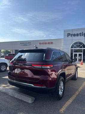 Velvet Red Pearlcoat 2023 Jeep Grand Cherokee Laredo