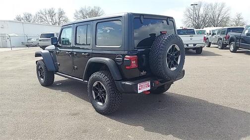 Photo 3 of 31 of 2018 Jeep Wrangler Unlimited Rubicon