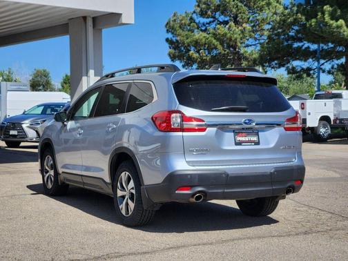 Ice Silver Metallic 2019 Subaru Ascent Premium 8-Passenger