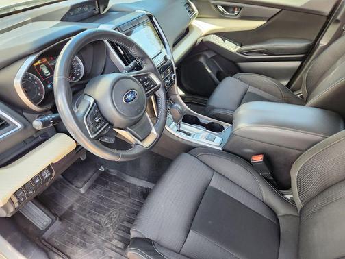 Ice Silver Metallic 2019 Subaru Ascent Premium 8-Passenger