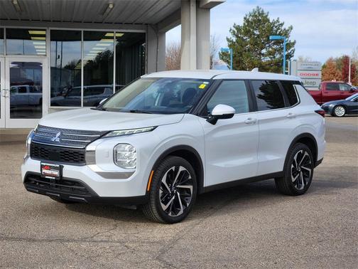 2022 Mitsubishi Outlander ES