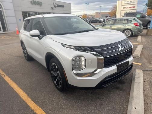 2022 Mitsubishi Outlander ES