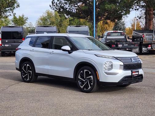2022 Mitsubishi Outlander ES